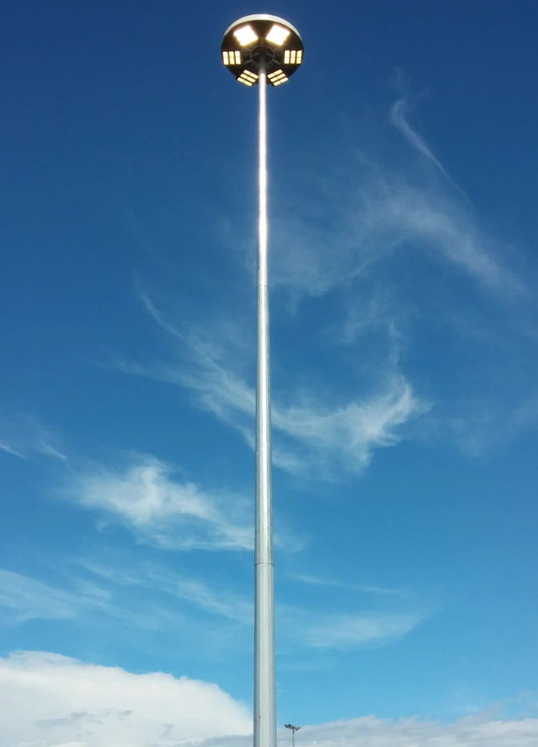 Torre faro a corona mobile con copertura decorativa